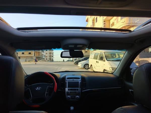 هيونداي سنتافي 2012 - صورة 4