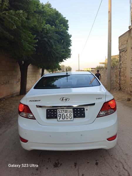 هونداي اكسنت 2011 - صورة 3