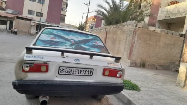 تويوتا كورولا 1977 - صورة 5