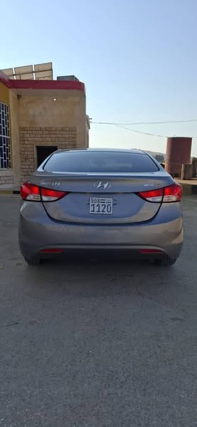 هيونداي أفانتي 2012 - صورة 4