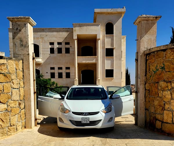 هيونداي إلنترا 2013 - صورة 1