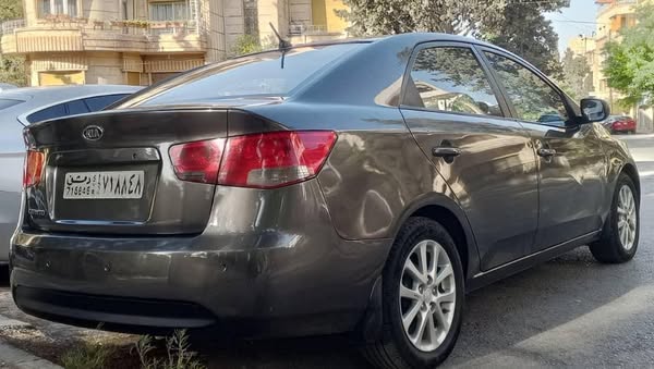 كيا فورتي 2010 - صورة 5