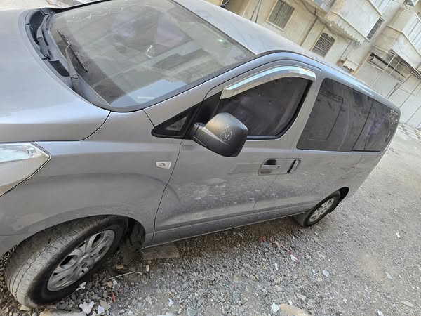 هيونداي ستاريكس 2013 - صورة 2