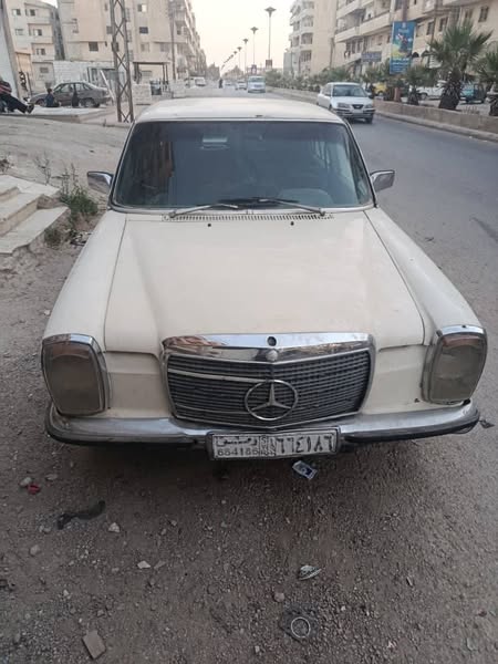 مرسيدس-بنز 230 1976 - صورة 1