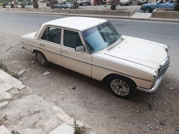 مرسيدس-بنز 230 1976 - صورة 4