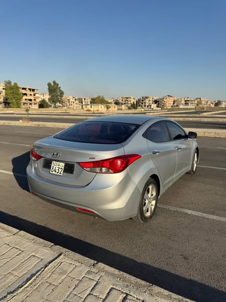 هيونداي أفانتي 2013 - صورة 3
