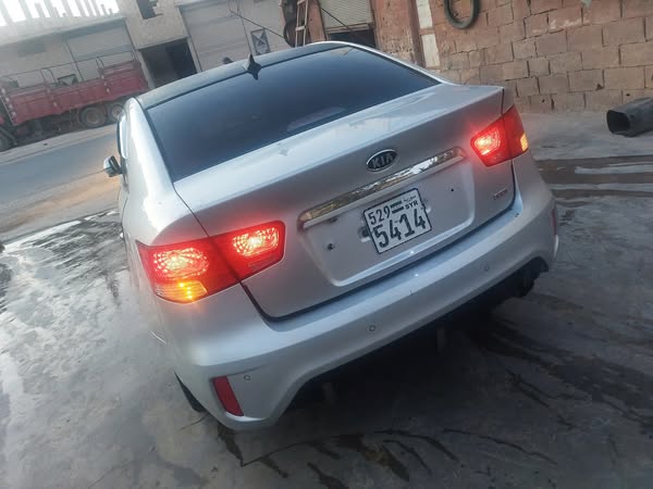 كيا فورتي 2011 - صورة 1