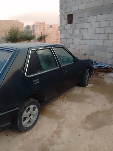 ميتسوبيشي لانسر 1983 - صورة 3