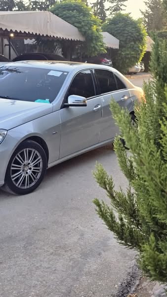 مرسيدس-بنز E300 2011 - صورة 5