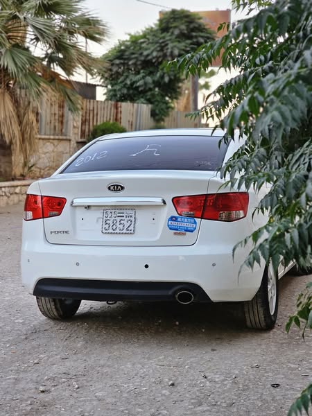 كيا فورتي 2011 - صورة 3