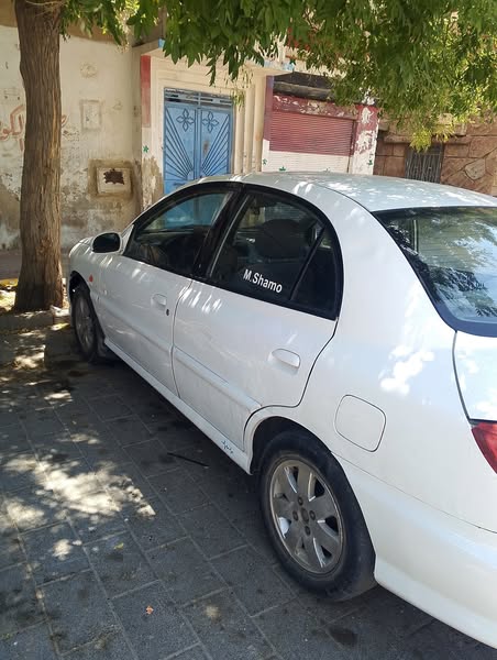 كيا ريو 2002 - صورة 4