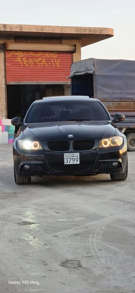 بي إم دبليو 320 2010 - صورة 1