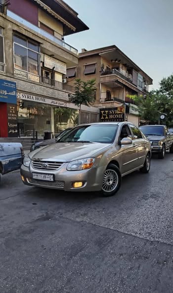 كيا سيراتو 2007 - صورة 2