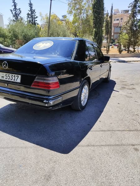 مرسيدس-بنز 200 E 1992 - صورة 5