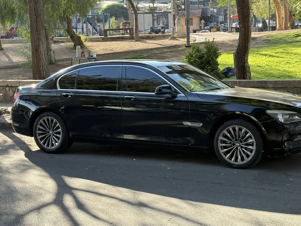 بي إم دبليو 740Li 2011 - صورة 1