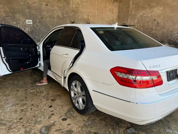 مرسيدس E 220 2013 - صورة 4