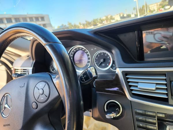 Mercedes-Benz E200 2012 - صورة 3