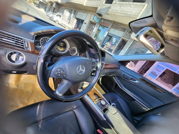 Mercedes-Benz E200 2012 - صورة 5