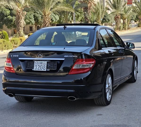 مارسيدس C300 2010 - صورة 1