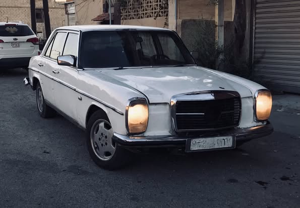 مرسيدس-بنز اي 200 1972 - صورة 1