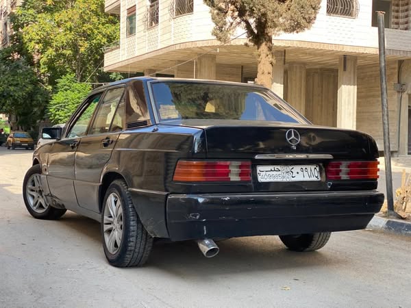 مرسيدس 190 1993 - صورة 3