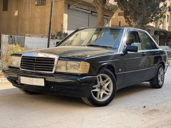 مرسيدس 190 1993 - صورة 1