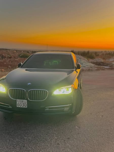 بي إم دبليو 740i 2013 - صورة 2