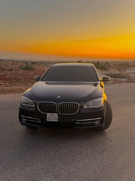 بي إم دبليو 740i 2013 - صورة 1