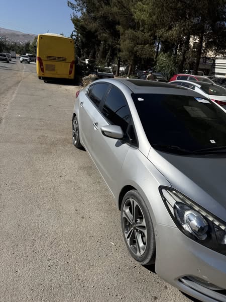 كيا سيراتو 2013 - صورة 2