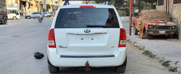 كيا كرنفال 2011 - صورة 4