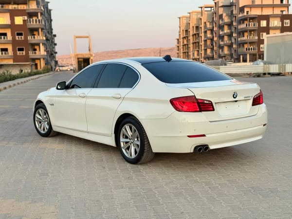 بي ام دبليو 520d 2011 - صورة 4