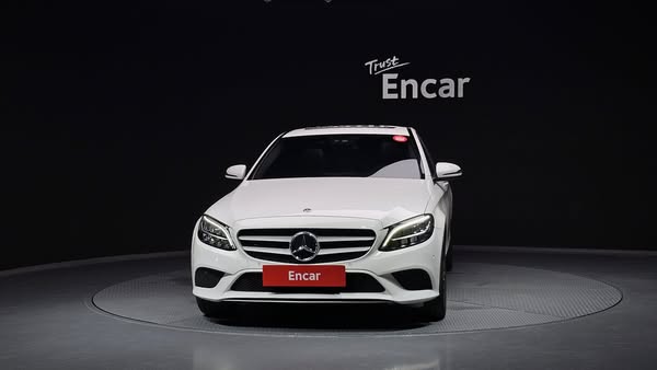 مرسيدس بنز C200 2020 - صورة 3