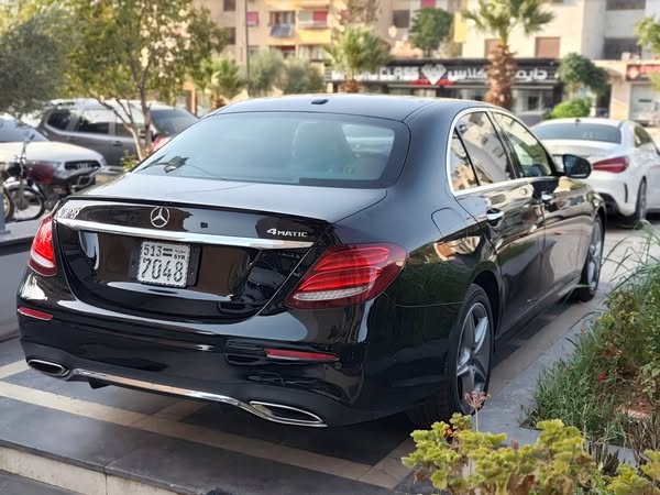 مرسيدس بنز E300 2018 - صورة 3
