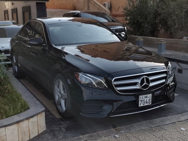 مرسيدس بنز E300 2018 - صورة 1