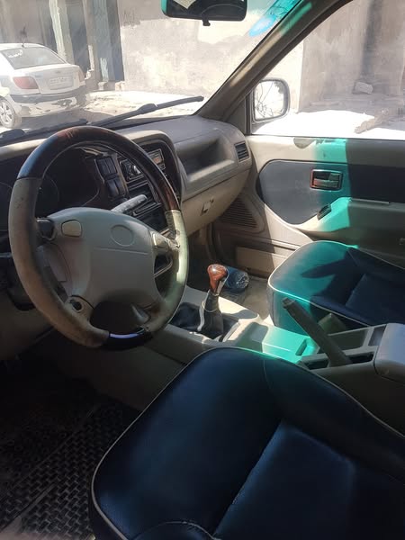 جيب لوجين 2007 - صورة 3