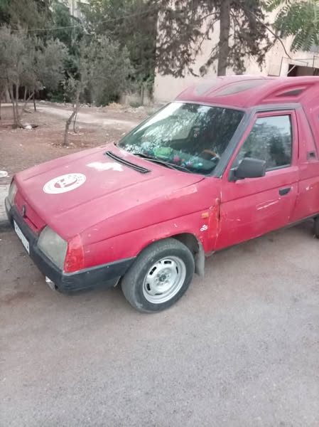 سكودا بيك آب 1995 - صورة 1