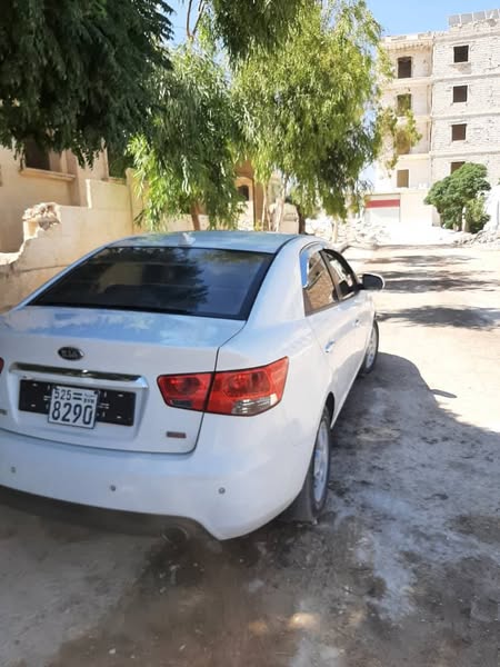 كيا فورتي 2012 - صورة 2