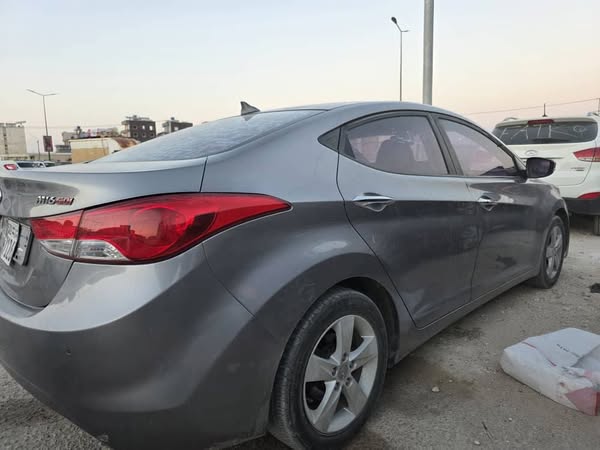 هيونداي افانتي 2011 - صورة 3