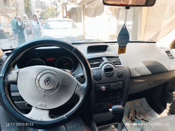 رينو ميغان 2005 - صورة 3