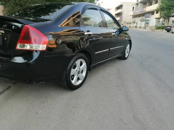 كيا سيراتو 2008 - صورة 1