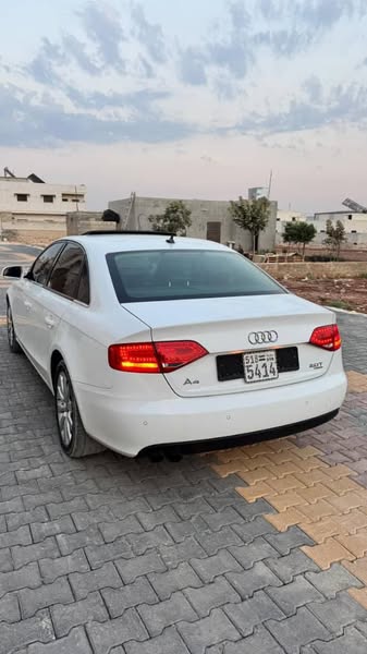 أودي A4 2011 - صورة 4