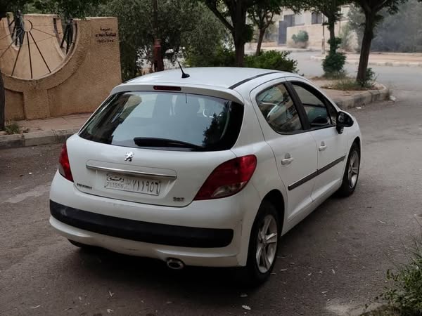 بيجو 207 2010 - صورة 5