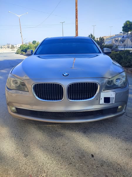 BMW 730 Li 2012 - صورة 1