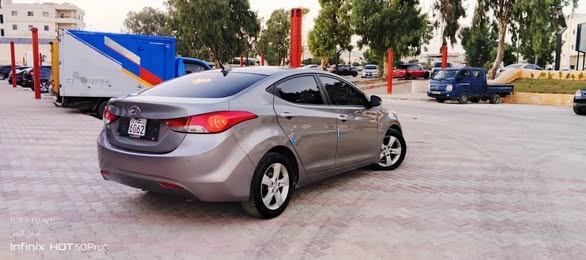 هيونداي افانتي 2011 - صورة 5