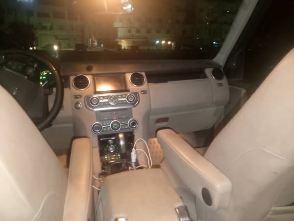 لاند روفر ديسكفري 2013 - صورة 4