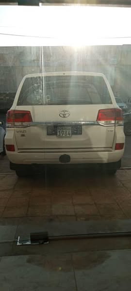 تويوتا لاندكروزر VXR 2009 - صورة 4