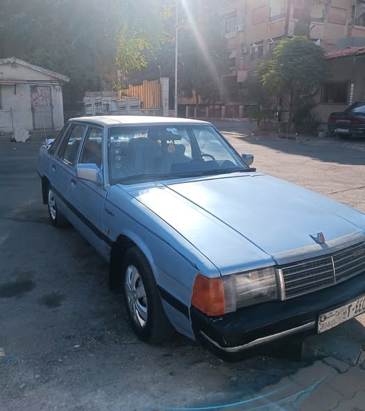 مازدا 929 1983 - صورة 1