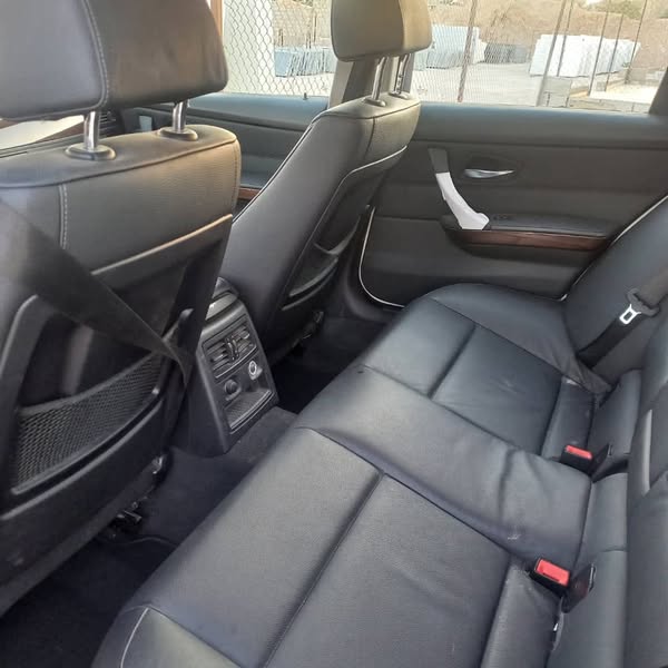 BMW 320i 2012 - صورة 3