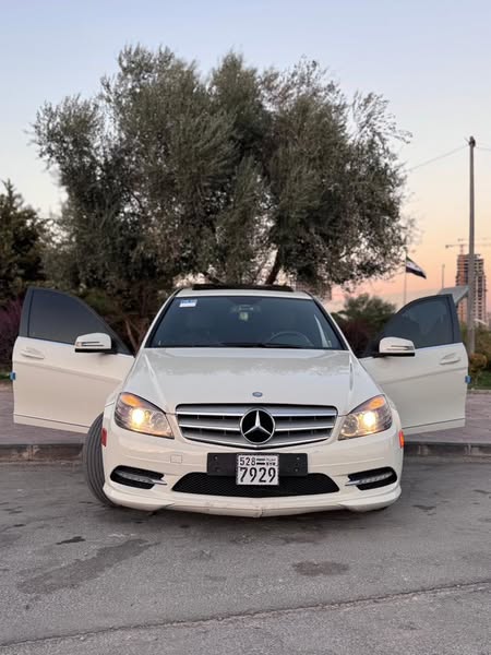 مارسيدس C300 2011 - صورة 1