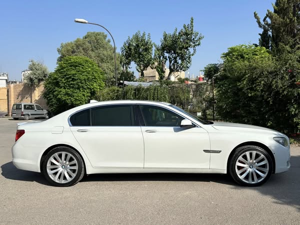 بي إم دبليو 740Li 2011 - صورة 4